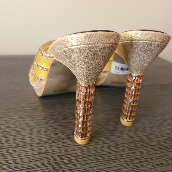 Gold Silettos - Picture 4 of 5
